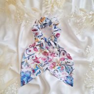 Barokk mintás scrunchie nagy fülekkel 