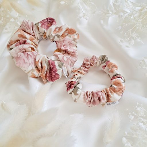 Sárga-mályva virágos scrunchie - választható méret 
