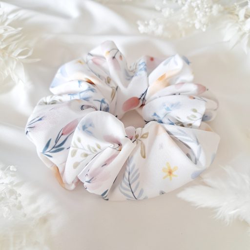 Pasztel színű virágmintás scrunchie - választható méret 