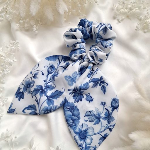 Kék mintás scrunchie- nagy füllel 