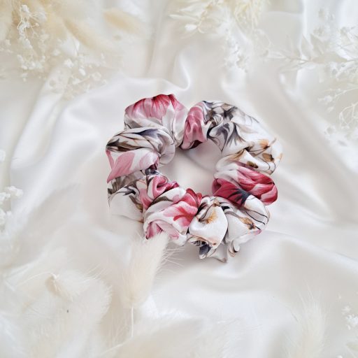 Nagy virágos szatén scrunchie -választható méret 