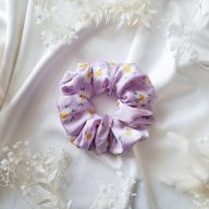 Lila margarétás scrunchie - nagy