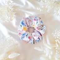 Élénk színes virágos scrunchie - választható méret 