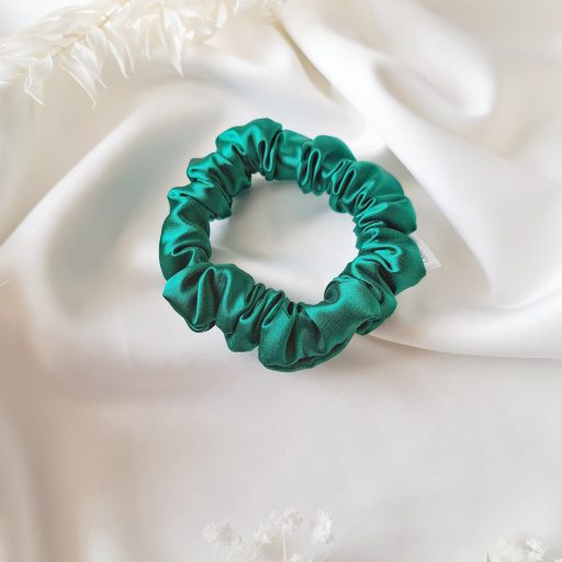 Zöld szatén scrunchie - vékony 