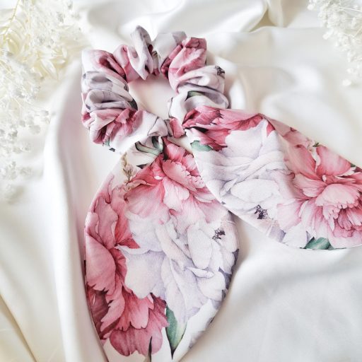 Bazsarózsás scrunchie nagy fülekkel 